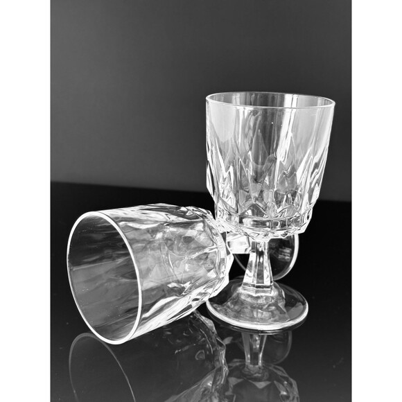 Vintage Arcoroc France Wine Goblets Set of 13 – Arctic Pattern – Clear Tempered - Picture 4 of 13